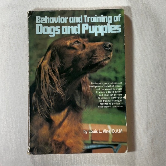 Bundle of 4 Dog Books - Picture 8 of 14